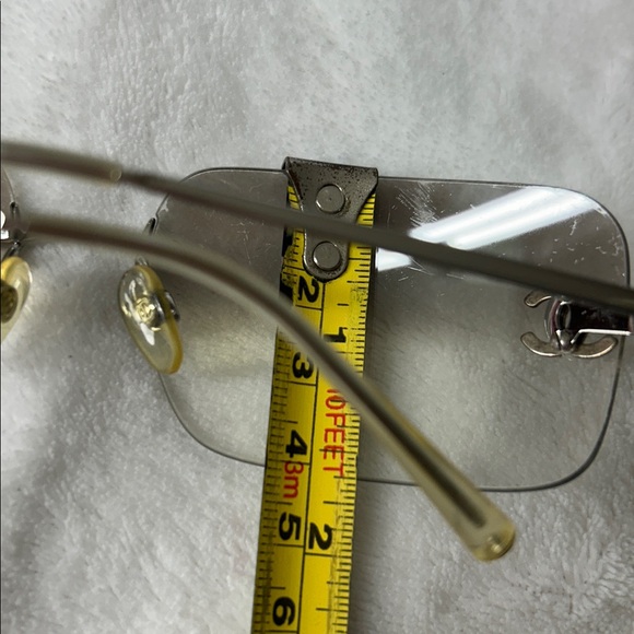 🖤CHANEL LIGHT GREY RHINESTONE LOGO SUNGLASSES - Picture 13 of 16